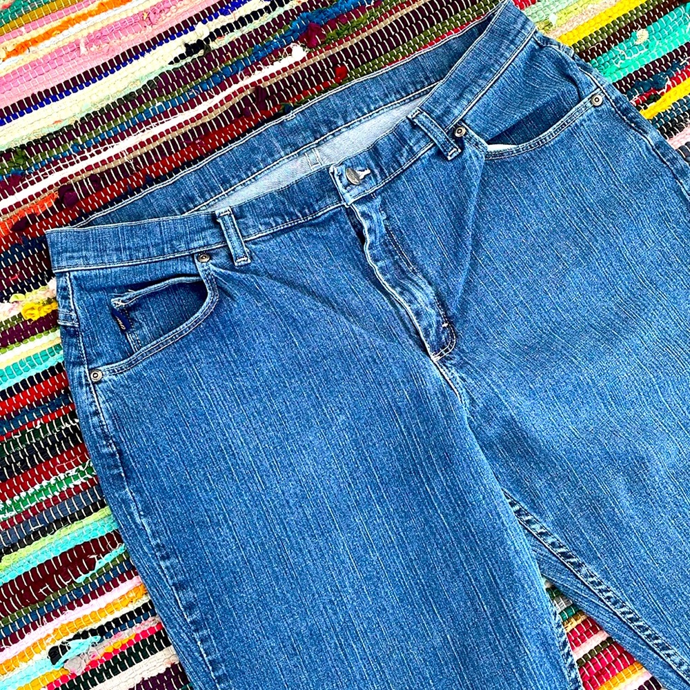 VTG- Chic High Rise Straight Leg Jeans-#2000+